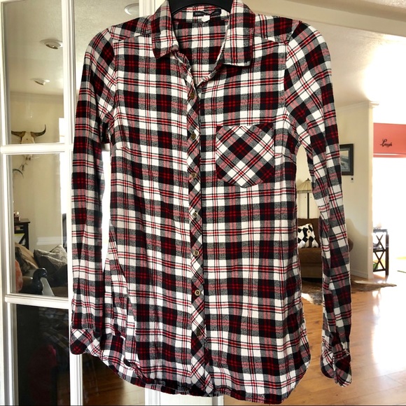 BE COOL Tops - Plaid Flannel ❤️🖤